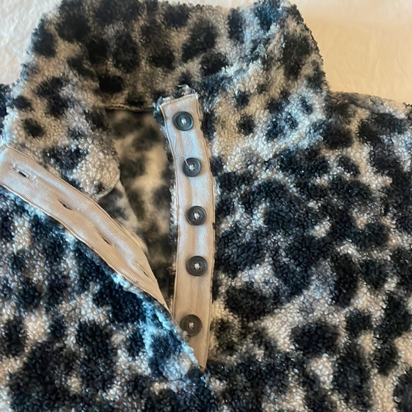 Loft Leopard Print Sherpa Pullover Sweater size small - Picture 5 of 7